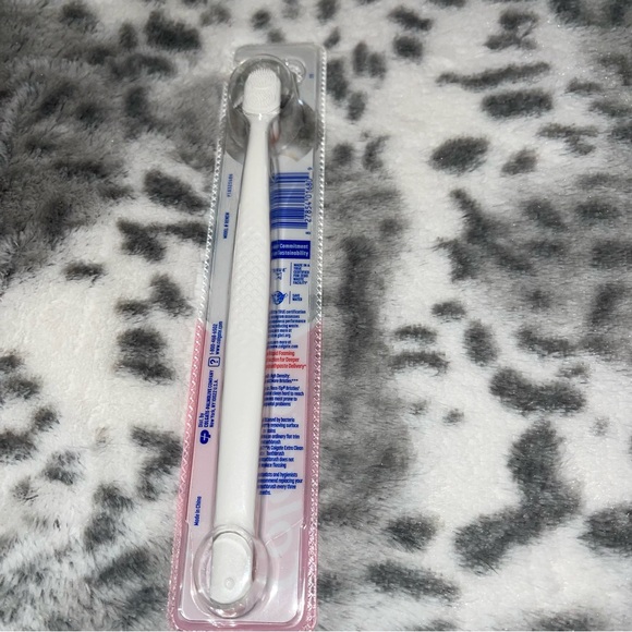 Colgate Total Toothbrush - Picture 5 of 6